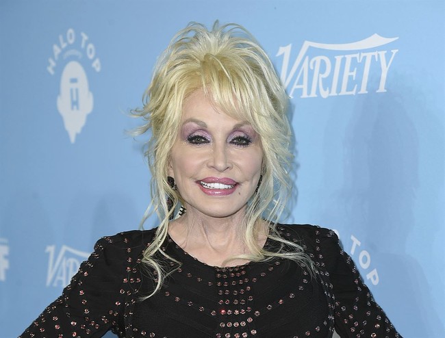 TN Announces Plans to Name Airport After 'State’s Favorite Daughter,' Dolly Parton
